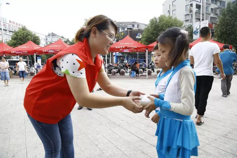 “炎炎夏日，爱心传递”夏季送清凉活动