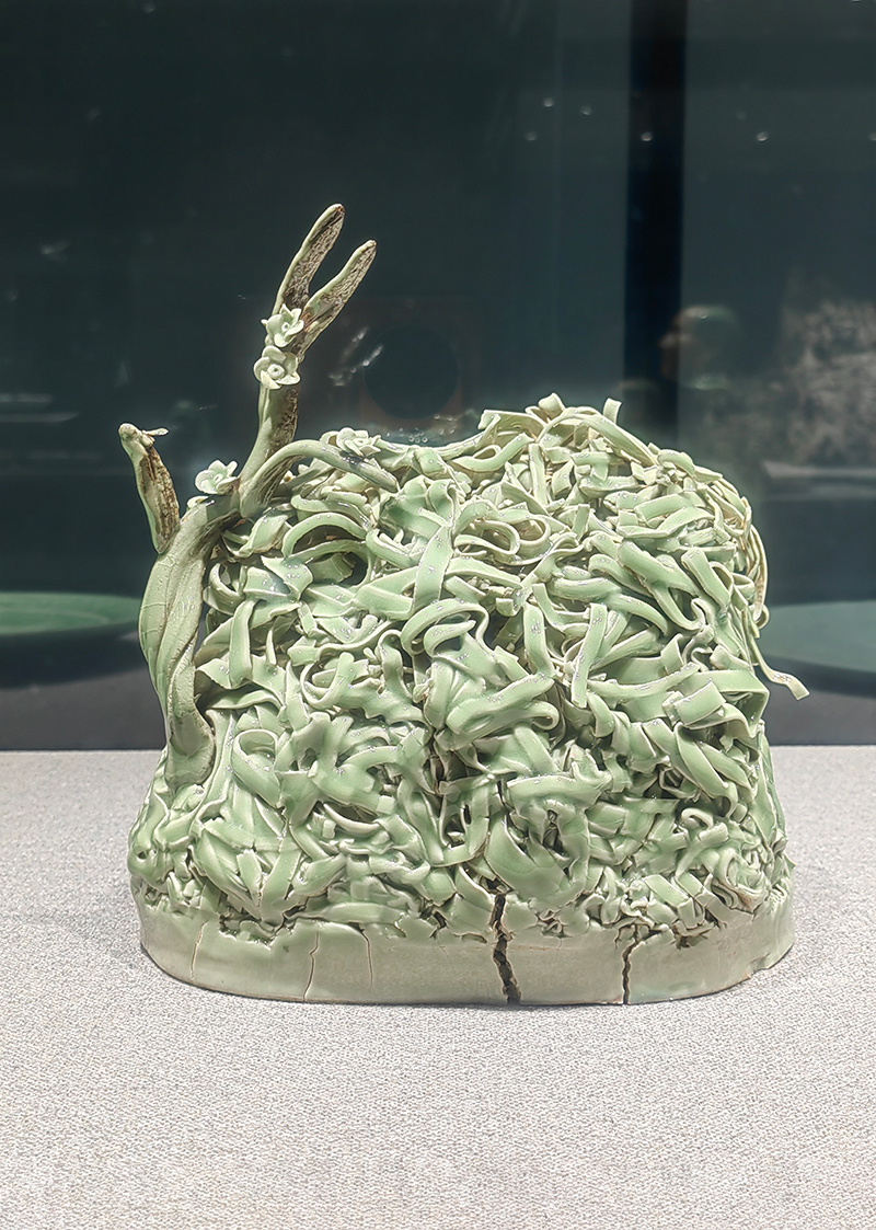 《梅花香自苦寒来》陶艺作品