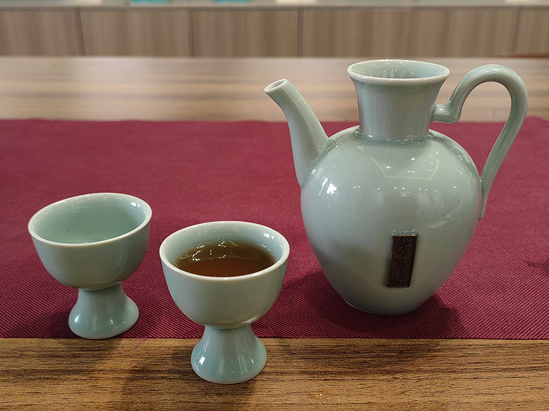 粉青高足杯酒具
