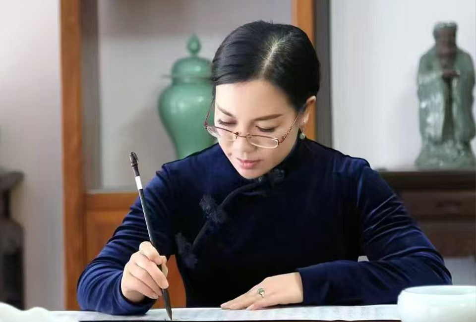 梅红玲:《时代匠心》